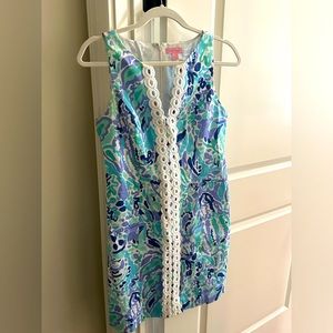 Size 2. Perfect for spring/summer!